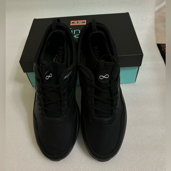 Brand new Infinity Footwear , Ladies Volta , Style#: VOLTA - Picture 8 of 11